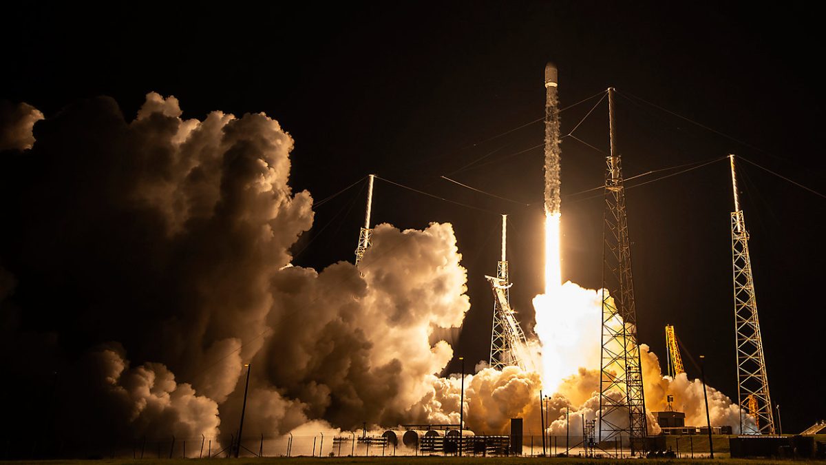 SpaceX Launches 22 Satellites Into Space